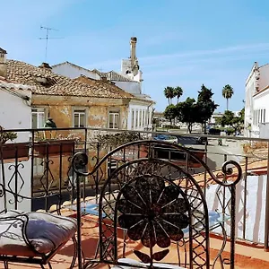 Happy Terrace Downtown Tiny House 100% Portuguese Holiday home